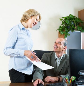 ¿Cómo comunicarte efectivamente con tu jefe? jefe comunicación trabajo